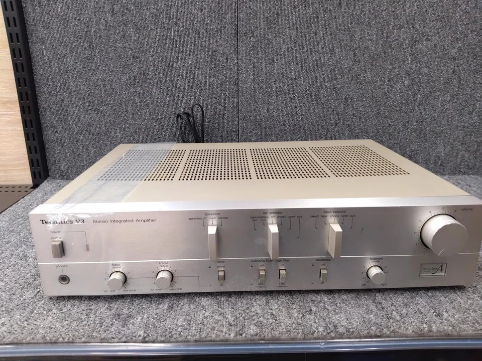 Amplificateur stéréo intégré TECHNICS SU-V3 - Unité vintage - Bon état - Photo 1/1