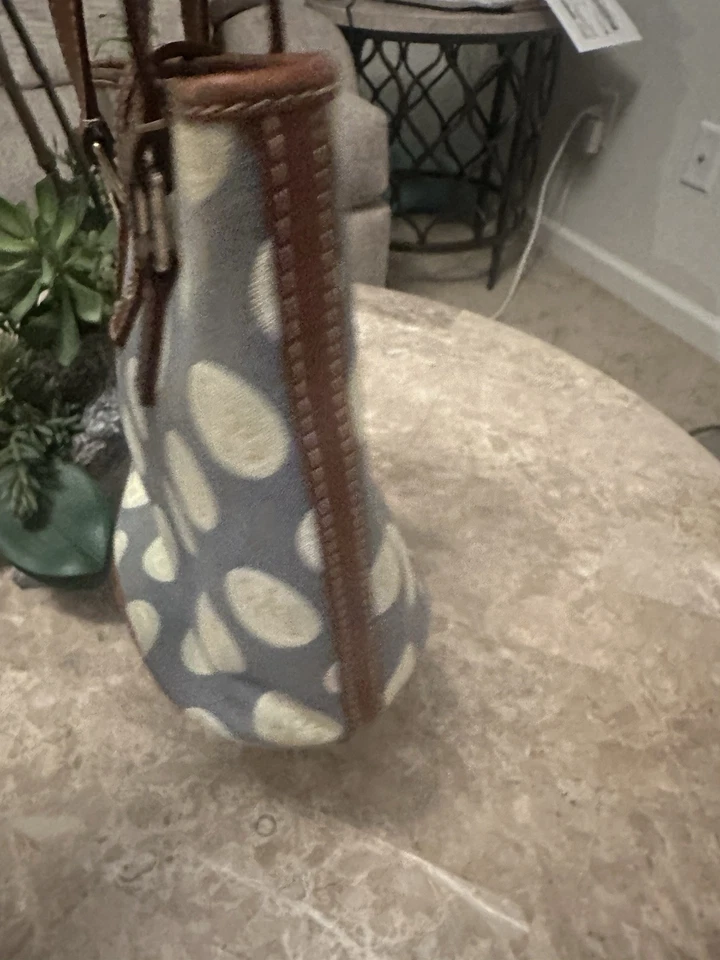 Bolso cubo de hombro vintage de lona marrón de la firma DOONEY BOURKE USADO EN EXCELENTE ESTADO Foto 3 de 4