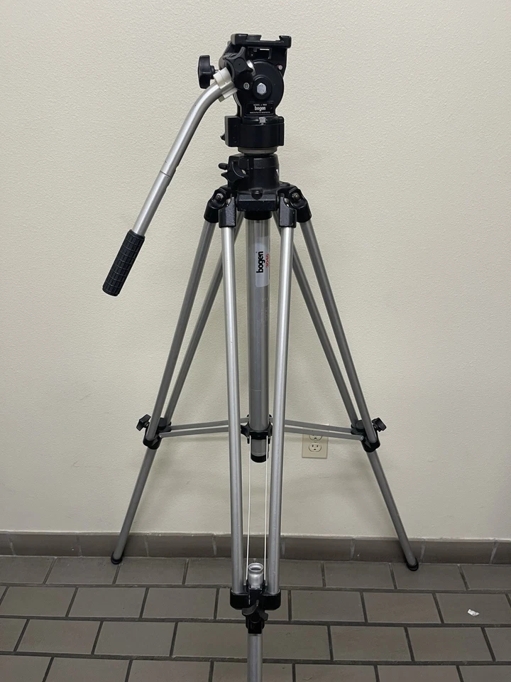 Vintage Bogen 3046 Tripod w/ 3063 Fluid Head Made in Italy Manfrotto Aluminum - Image 3 of 4