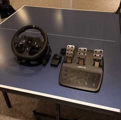 Logitech G920 Driving Force Racing Wheel and Pedals- Black