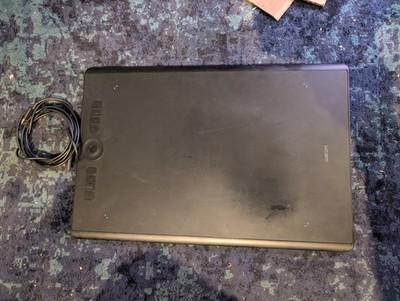 Wacom Intuos Pro Tablet - PTH860
