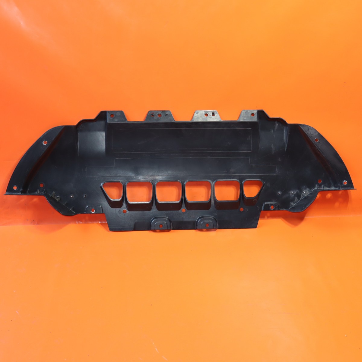 MASERATI GHIBIL SPLASH SHIELD FRONT 2014 2015 2016 2017 670001748 OEM