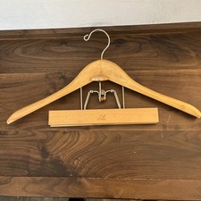 VTG SETWELL HEAVEY 18" WOODEN SUIT HANGER WITH METAL CLIPS