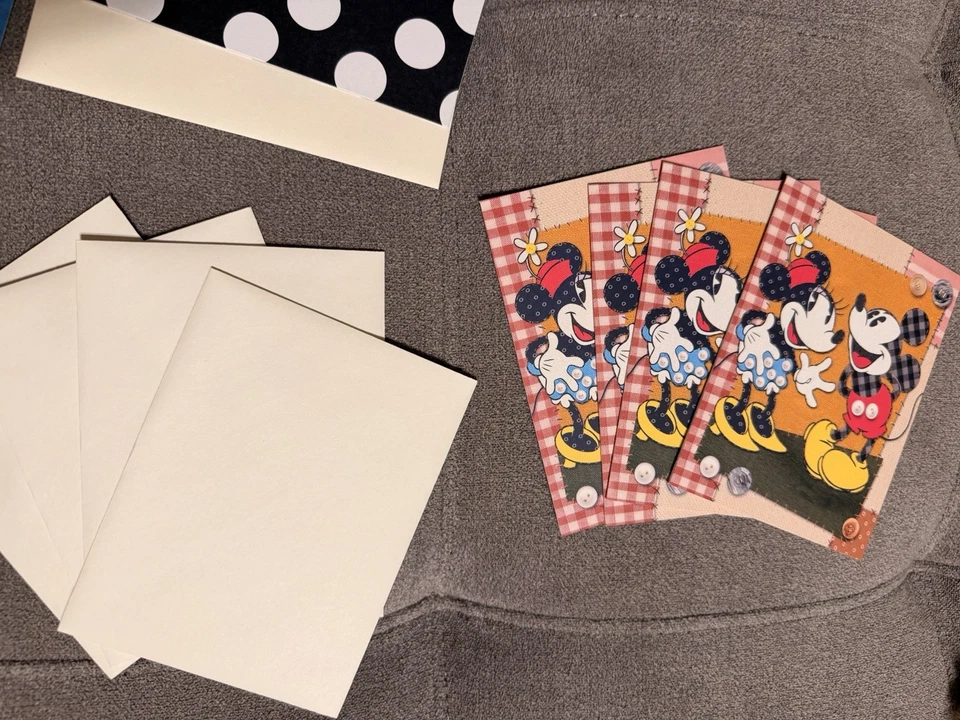 Lote de varias tarjetas de felicitación de agradecimiento de Disney en blanco con algunos sobres Foto 4 de 4