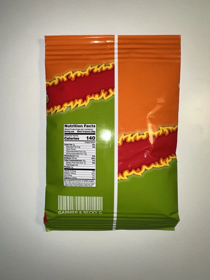 Cheetos X Garnier X Becky G Flamin Hot Crunchy | Sammelpackung | ungeöffnet - Bild 2 von 3