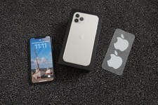 - Apple IPhone 11 Pro  -  256 GB  - Silber - Volle Funktion - TOP Zustand -