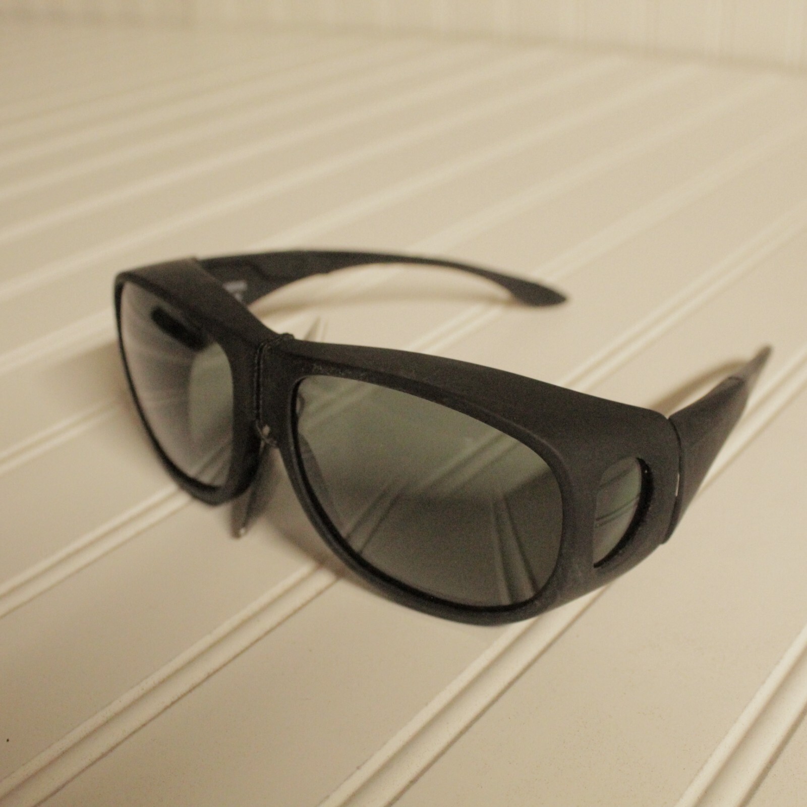 Cocoon Pilot Sunglasses Black Over The Glasses Polarized Mens Grey Lens