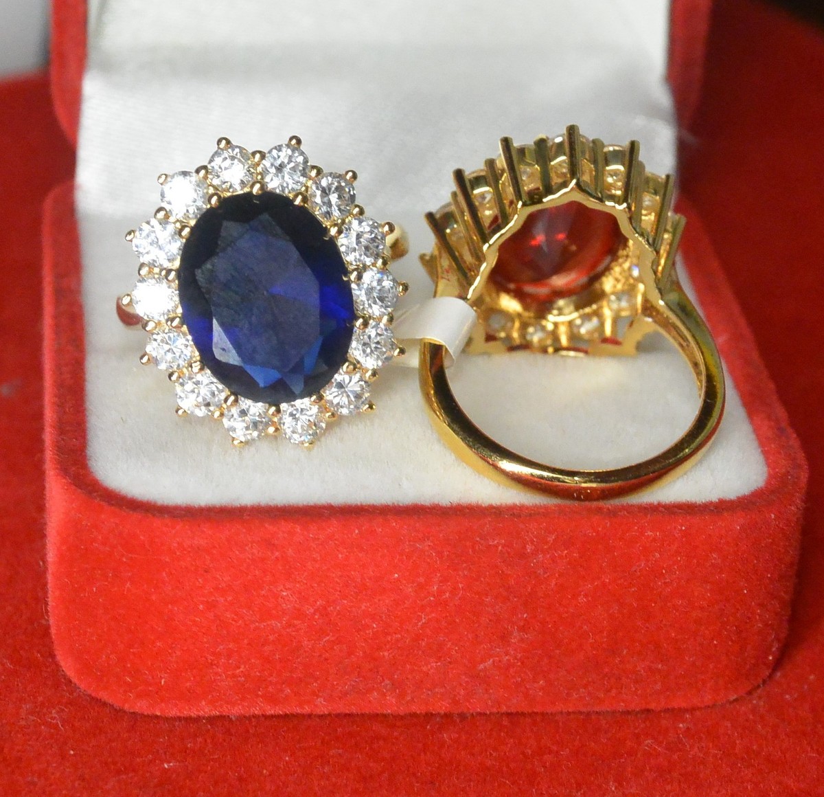 Bague oxydes bleus et blancs, taille ronde et marquise, Plaqué or