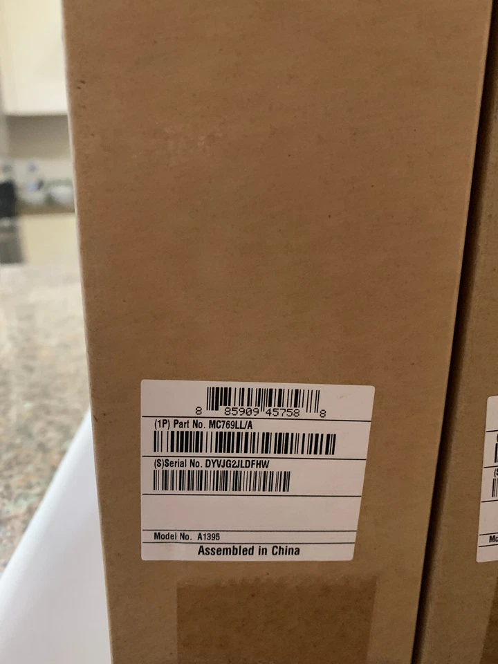 NEW iPad 2nd Gen 16GB Black (WiFi Only) MC769 iOS 5 NEW - Image 4 of 4