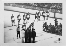 1972 SUMMIT SERIES OPENING CEREMONY MONTREAL CAPTAINS MEDIA NHL HOCKEY PHOTO WHA