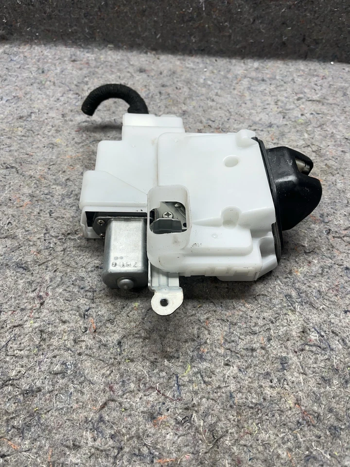 2013 - 2020 Nissan Pathfinder Tailgate Liftgate Trunk Lock Actuator Motor OEM - Image 4 of 4
