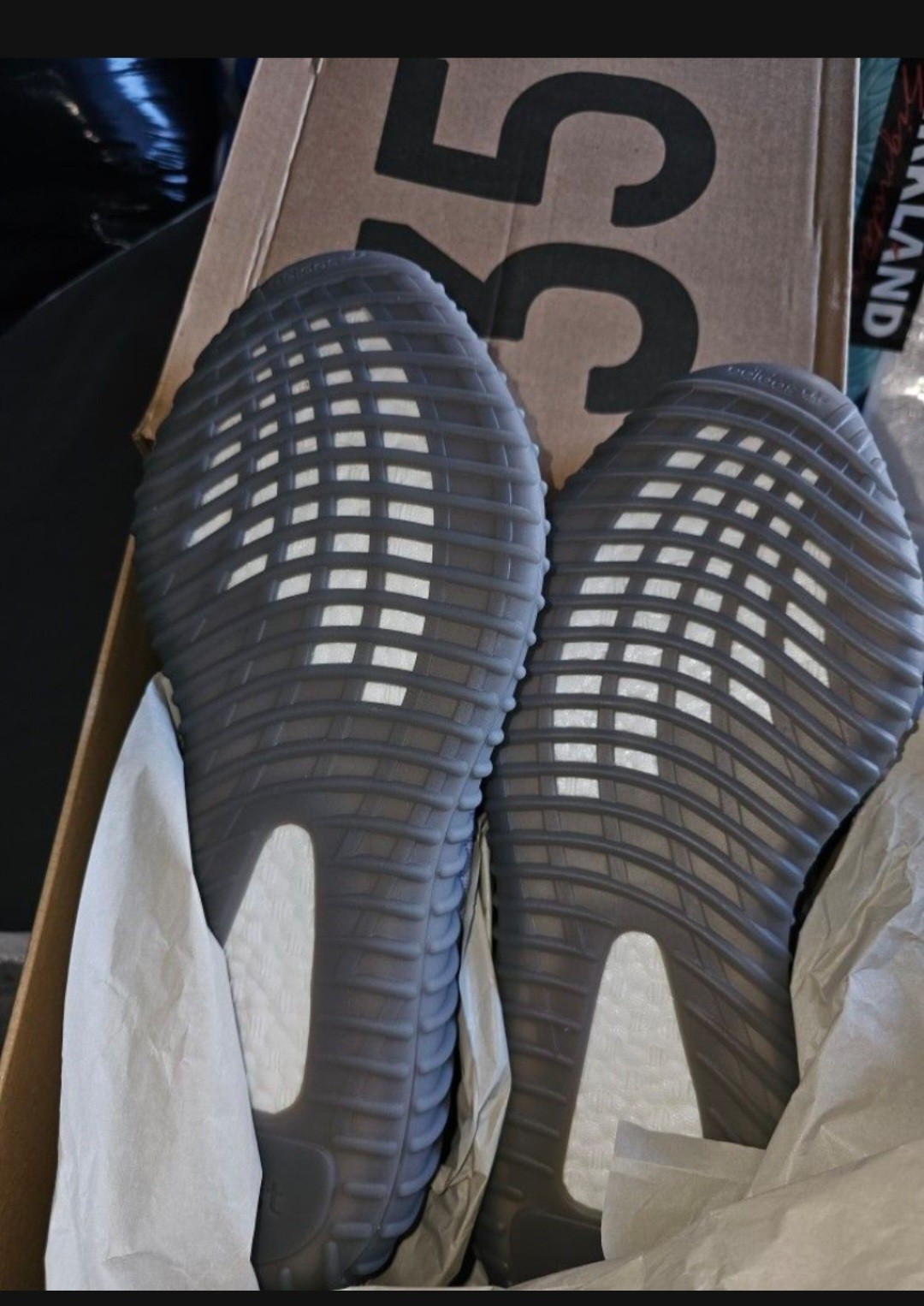 adidas YZY Yeezy Boost 350 V2 Steel Grey Size 10M thumbnail 4