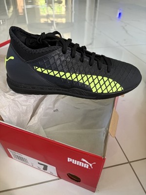 Size 7 - Mens Puma Indoor Soccer Shoes Future 18.4 IT Black/Yellow