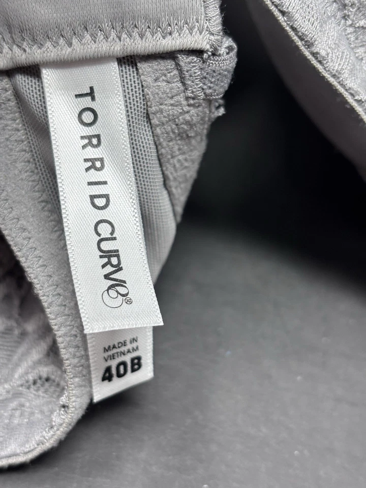 Sujetador Push-Up Torrid Curve Talla 40B con Cable Ajustable Gris Foto 4 de 4