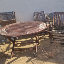 Wood Round Patio Garden Table & Chair Set Brown Wooden Tabletop & Chairs