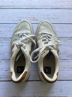 Vejas V-10 Extra White/Camel Sneakers Size 39. Good condition. 