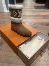New Louis Vuitton Suede Calfskin Shearling Sn...