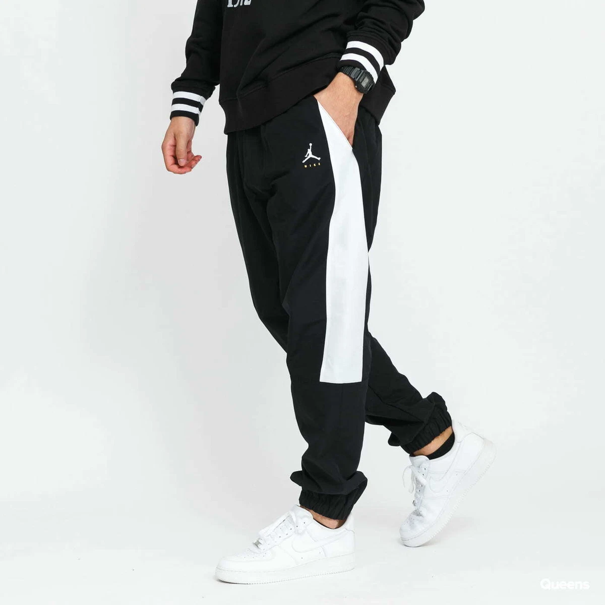 Jogger pants hotsell with jordans