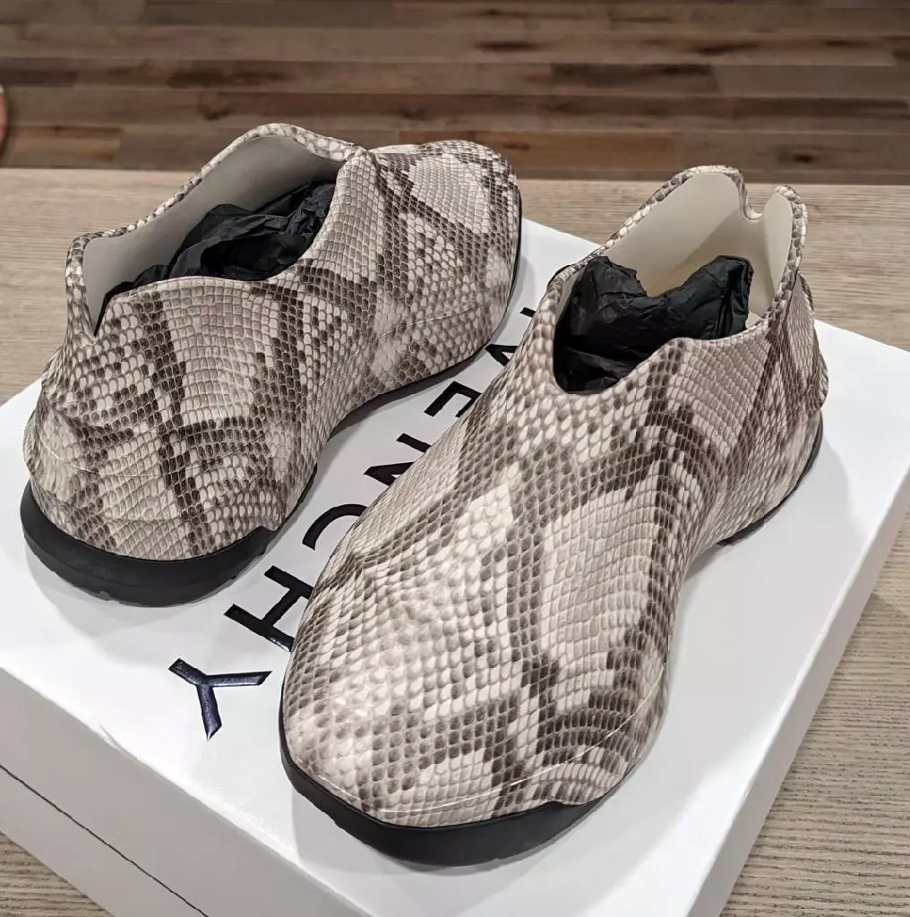 $750 Mens Givenchy Monumental Mallow Snakeskin Low-Top Sneakers Gray 43 US 10