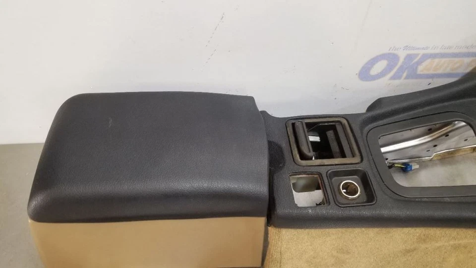 99 1999 MITSUBISHI 3000GT CENTER FLOOR CONSOLE ASSEMBLY TAN  Foto 3 de 4