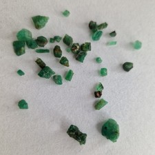 Emeraude Naturelle De Zambie 1,09 Carats Ovale - Belle Couleur Verte - Clarté SI1 - Neuf Sans Boîte