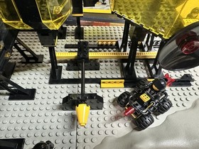 LEGO #6987 Blacktron Message-Intercept Base 100% Complete W/ Box & Instructions