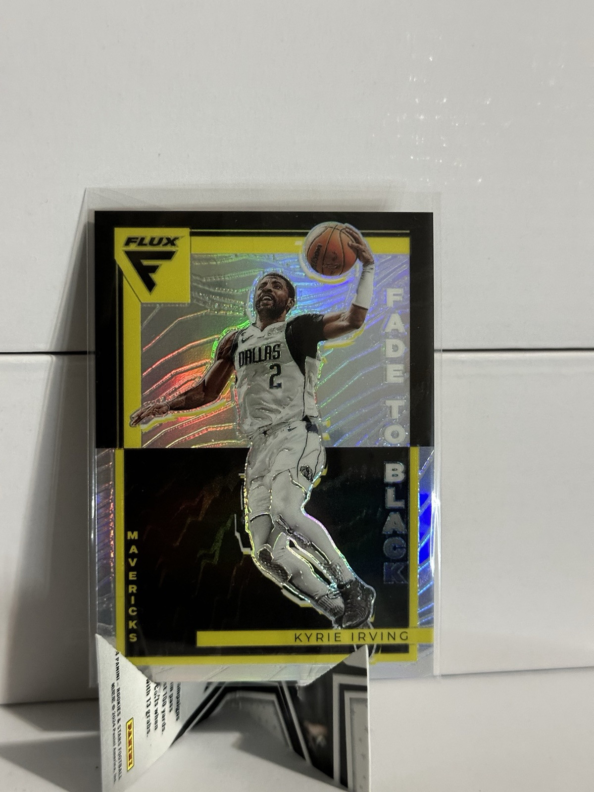 2022-23 Panini Flux Basketball Kyrie Irving Fade To Black SSP CASE HIT