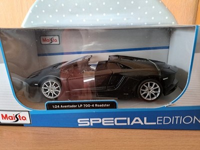 Lamborghini Aventador LP 700-4 Roadster schwarz 1/24 Modelauto *NEU*  ca. 17cm