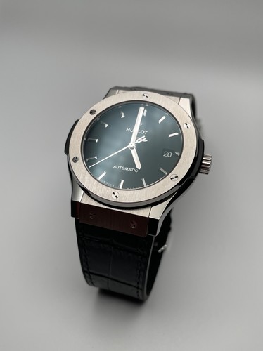 Hublot Classic Fusion Men's Black Watch - 511.NX.1171.LR