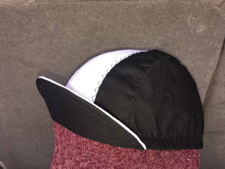 TAMPA DE CICLISMO TAMANHO ÚNICO COR PRETO E BRANCO 100% ALGODÃO - Imagem 4 de 4