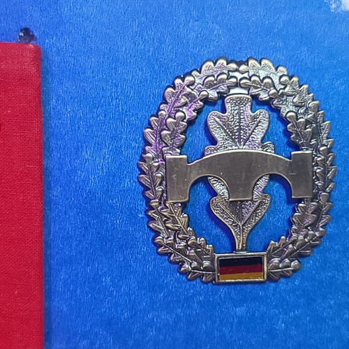 East German DDR NVA Armband & Bundeswehr Federal Republic Army Engineer Badge - Picture 3 of 5