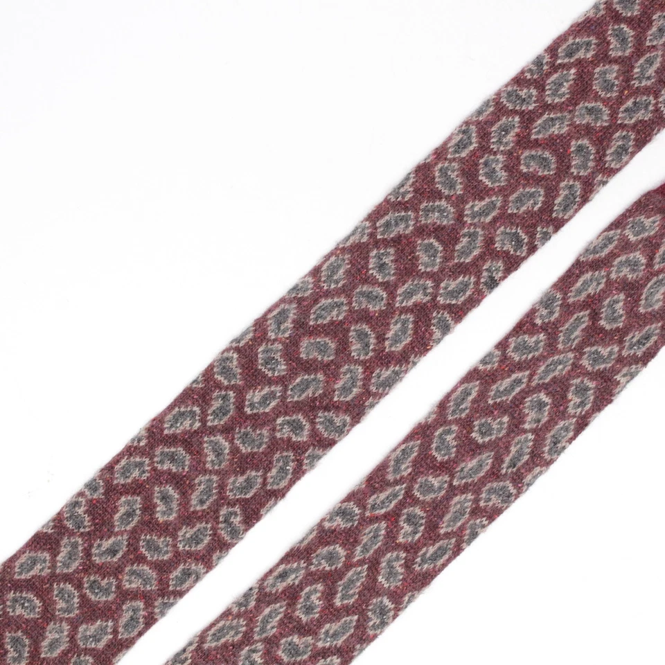 Corbata cuadrada Gladson para hombre tejida lana mezcla seda gris borgoña cachemira Italia Foto 3 de 4