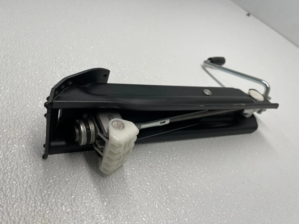 Mercedes Benz W211 E320 E550 E55 2003-2009 gato de neumático y herramientas OEM Foto 2 de 4