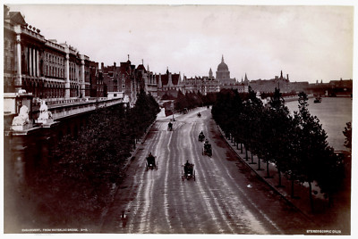 London, Somerset House, Victoria Embankment, Westminster looking north from Wate