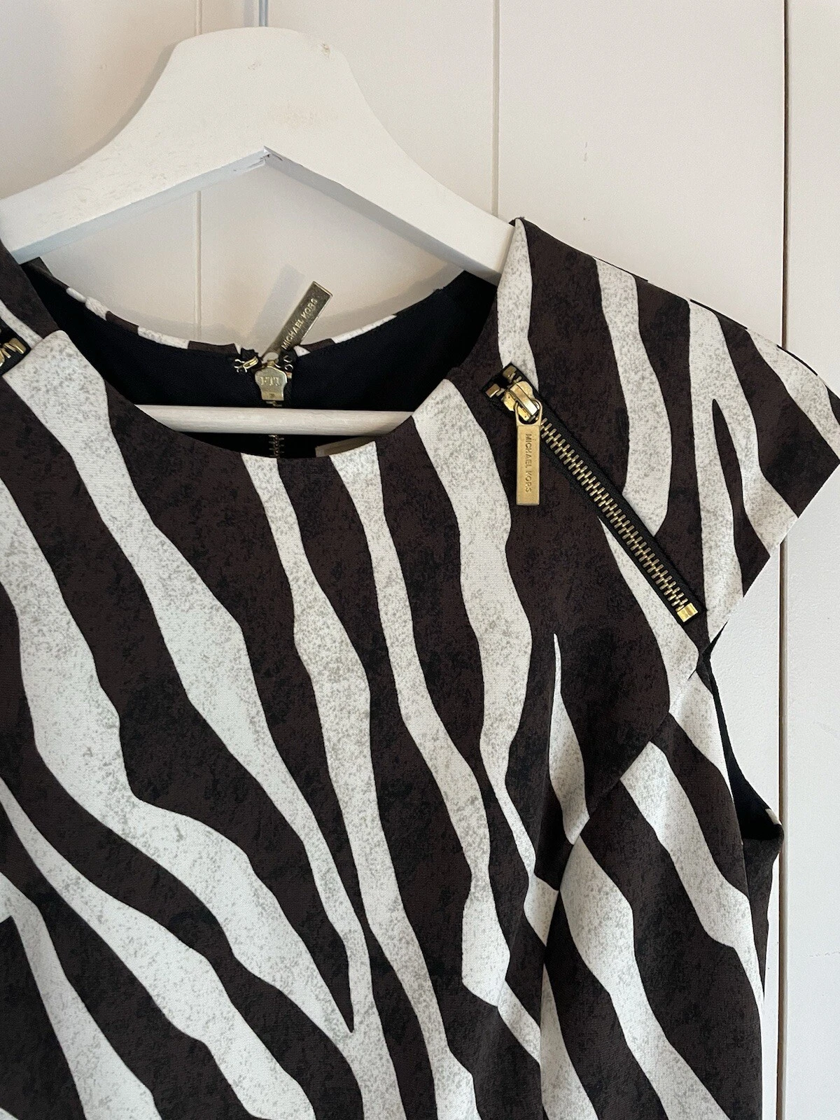 Abito MICHAEL KORS marrone e bianco zebrato righe aderente e svasato taglia 4 = UK 8 10 oro zip