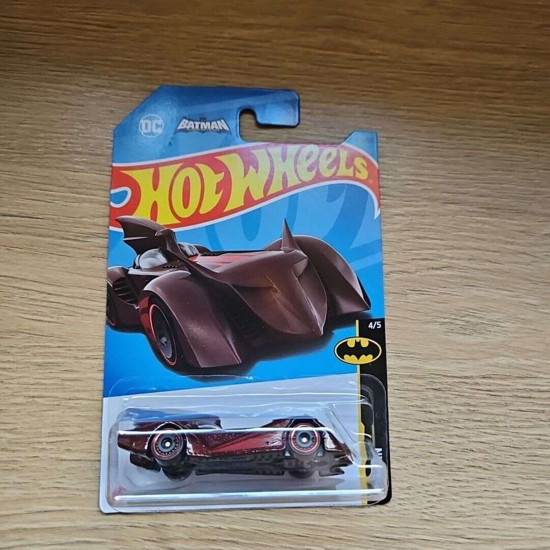 Rare Hot Wheels with ERROR Batmobile Red 4/5 Batman Rare Hot Wheels with ERROR Batmobile Red 4/5 Batman