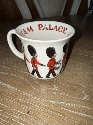 WINDSOR PALACE GUARDSMEN MUG THE ROYAL COLLECTION