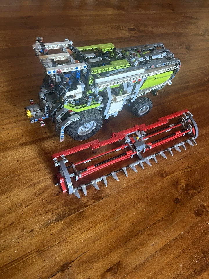 LEGO Technic 8274 Combine Harvester, foto 1 di 4