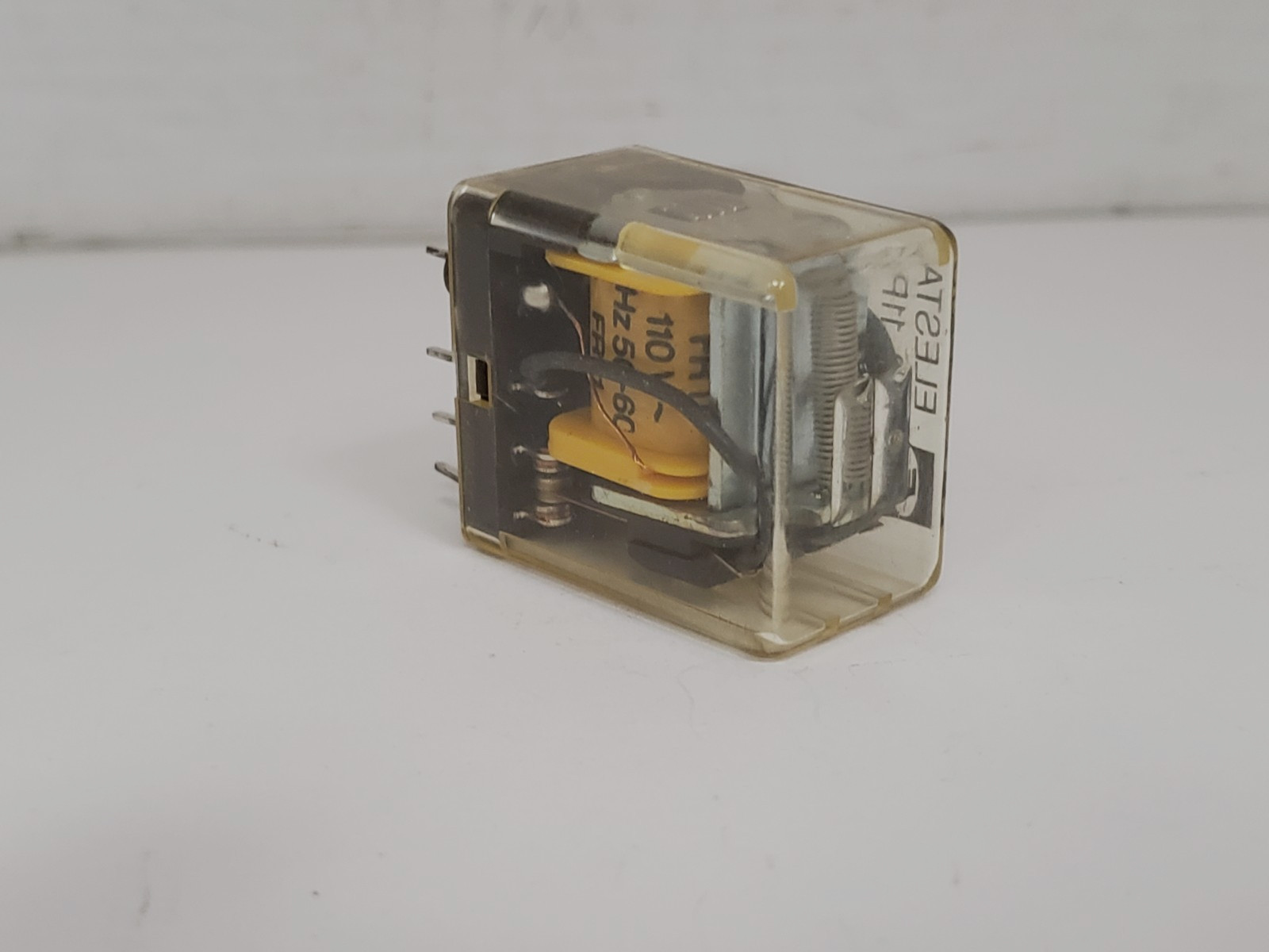 ELESTA FR11P RELAY 110V 50/60HZ 4A 220V AC 11 PIN