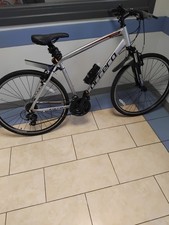 Carrera Crossfire 1 Hybrid Bike 700c Wheels, 21-Speed, V-Brakes, Large