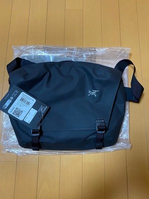 Arc'teryx GRANVILLE Shoulder Bag GRANVILLE 10 Courier Bag Black Arc'teryx GRANVILLE Shoulder Bag GRANVILLE 10 Courier Bag Black
