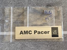 1 Vitrinenschild + 2 Kennzeichen für 1:18 AMC Pacer Mirthmobile Wayne´s World