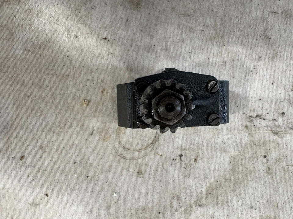 BOMBA DE ACEITE NORTON MATCHLESS G15 N15 ATLAS Foto 2 de 3