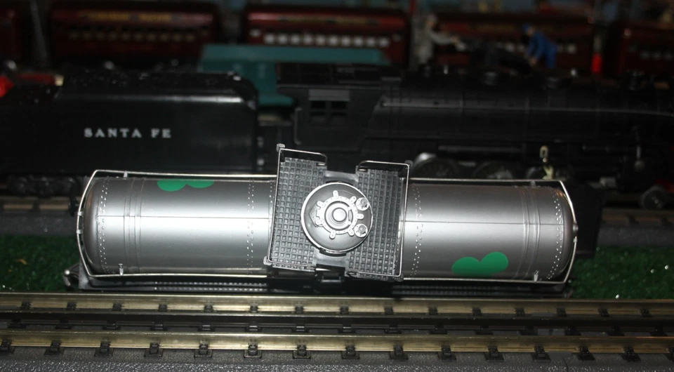 K Line Shamrock Single Dome Tank Car in Original Box - SOLD AS IS - Image 3 of 4