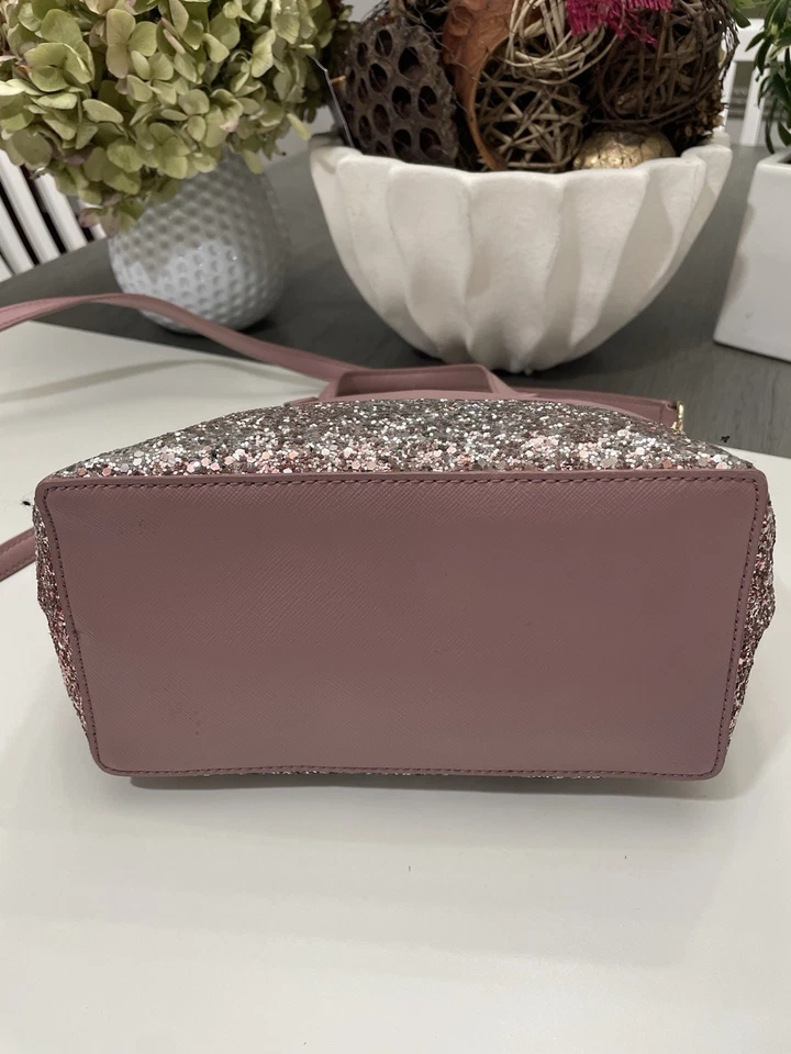 Kate Spade Pink Court Glitter Crossbody Handbag. - Image 4 of 4