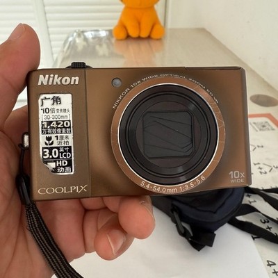 Nikon COOLPIX S8000 Digital Camera 14.2MP 10x Optical Zoom Built