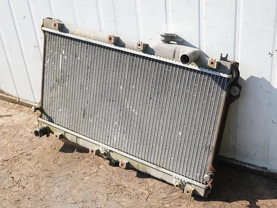 Оригинальный антифризовый передний блок радиатора охлаждения двигателя для Mazda Miata Mt 1990 - 1997 годов выпуска - Изображение 3 из 4