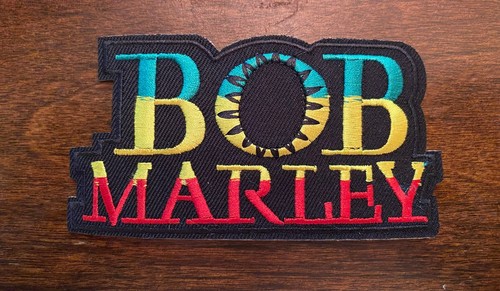 Bob Marley ferro su toppa ricamata - 4,25"x 2,5" - spedizione gratuita negli USA - Foto 1 di 2