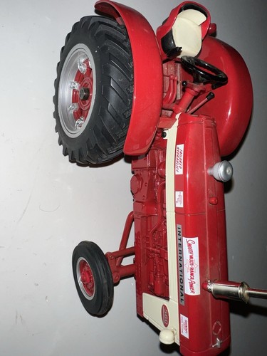 1/16 Ertl International 560 Demonstrator 2001 Lafayette Farm Toy Show Diecast - Picture 10 of 14