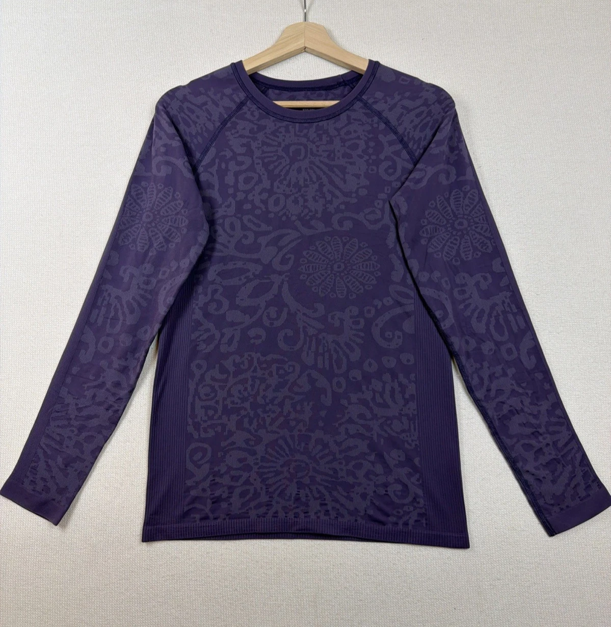 Title Nine Womens Long Sleeve Activewear Workout Shirt XL Geo Purple Stretch Art